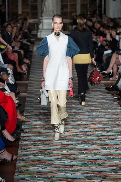 Look 2